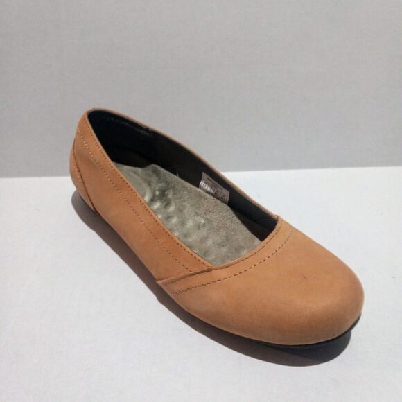 Eddie Bauer Rush Ballet Flats-Size 9.5-Nubuck Leather-Comfort Insoles-Tan - Picture 1 of 9